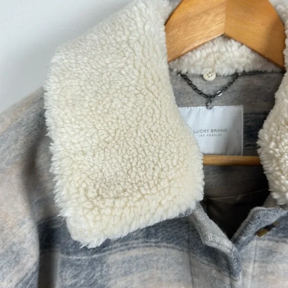 Lucky Brand Oversized Plaid Shirt Jacket. Faux Fur. Size L. - Picture 5 of 14